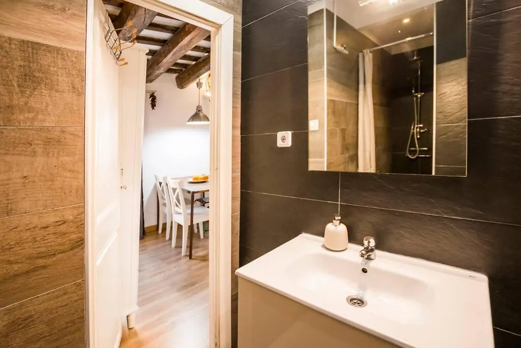 Daire Prive Terrace In El Born, Near The Beach Barselona İspanya